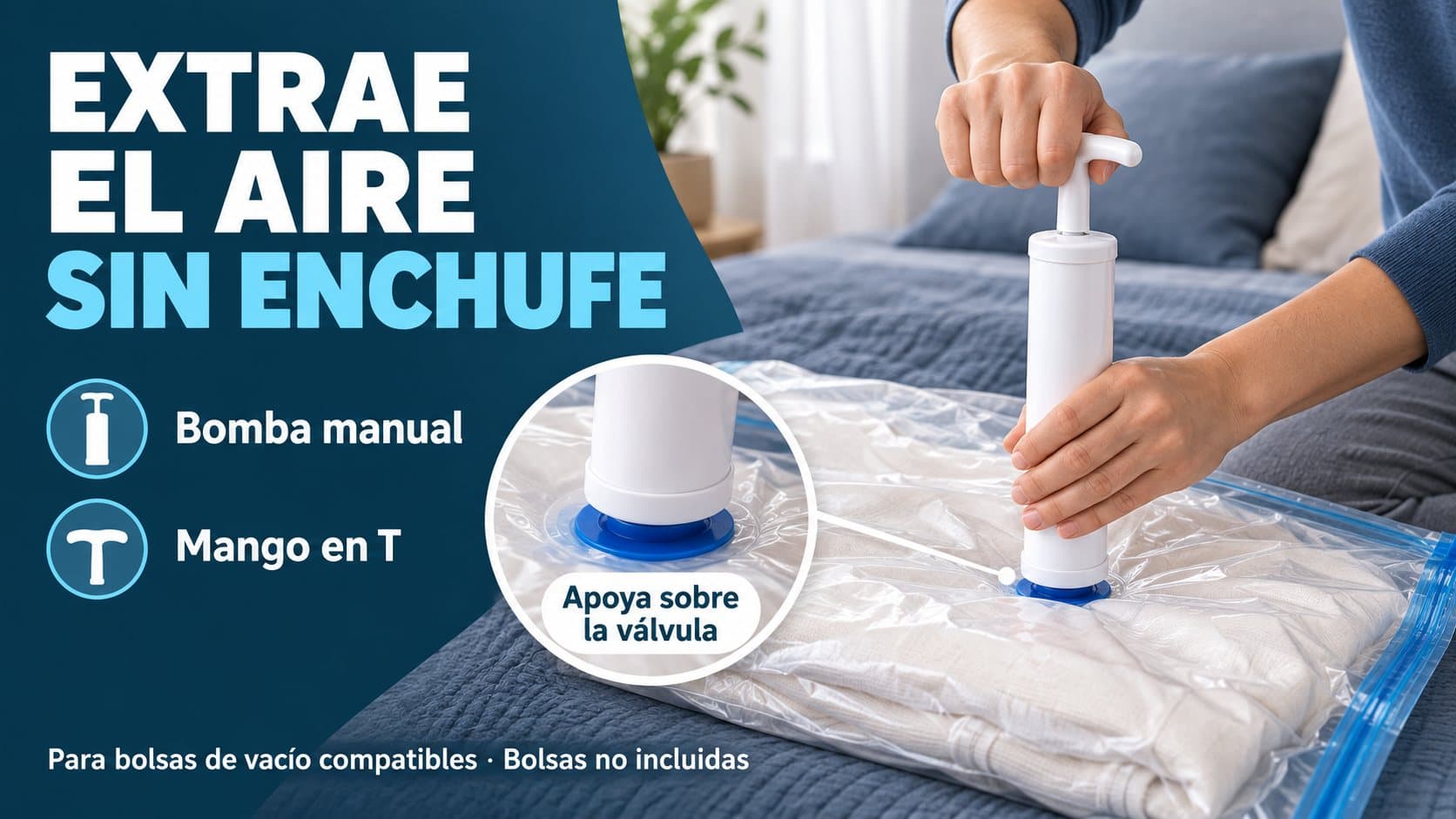 Manos accionando la bomba blanca sobre la válvula de una bolsa de ropa: extracción manual sin enchufe.